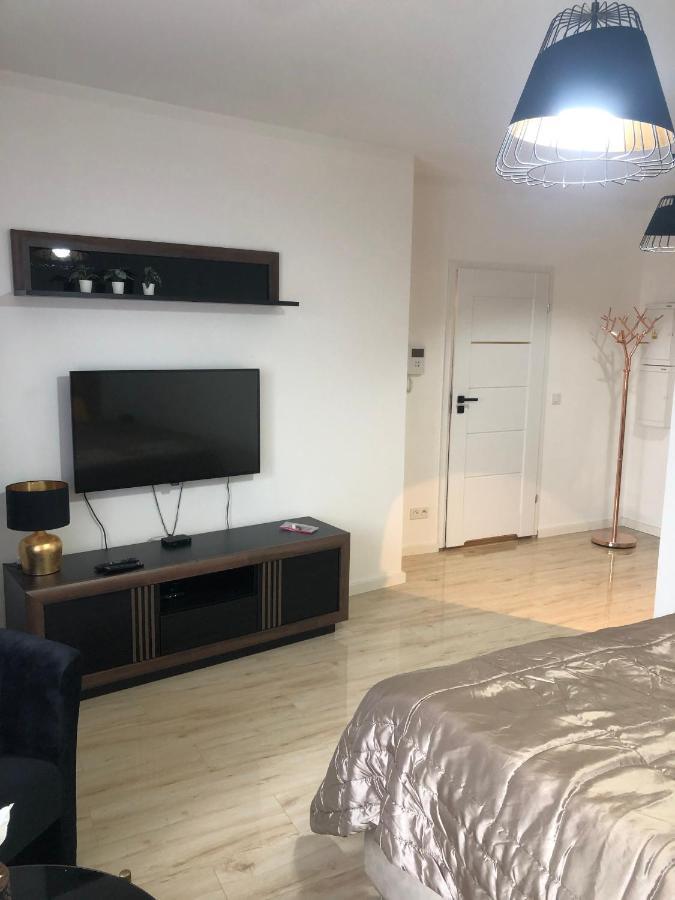 Golden Apartment *